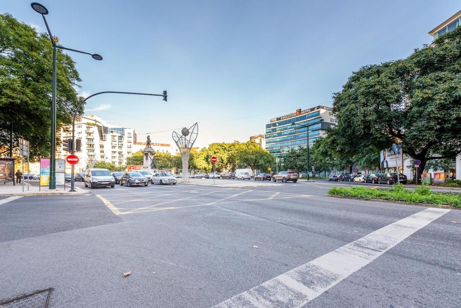 Appartamento Guestready - Saldanha Building Tower Lisbona Esterno foto